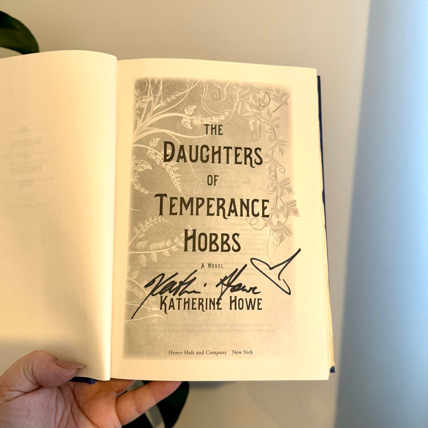 the daughters of temperance hobbs - katherine howe - autographed copy