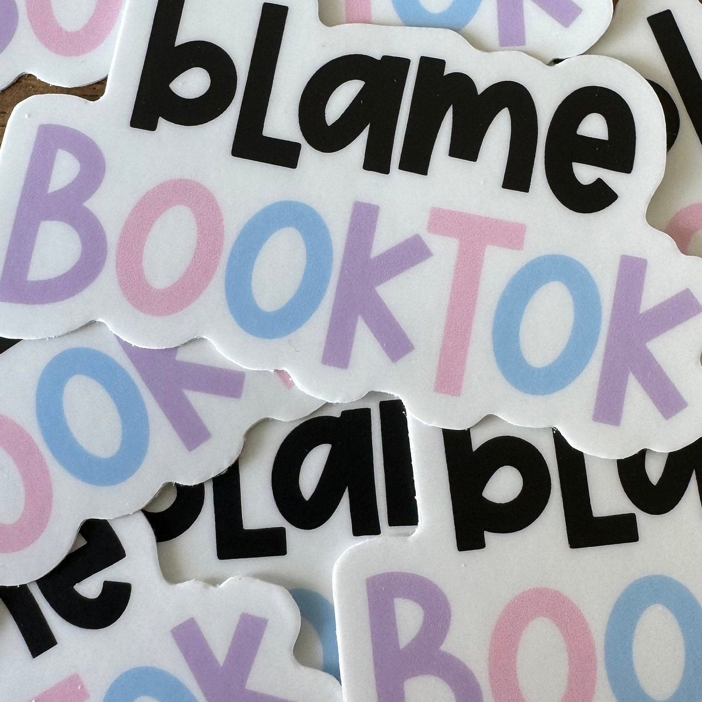 blame booktok ~ vinyl sticker - pae pukapuka