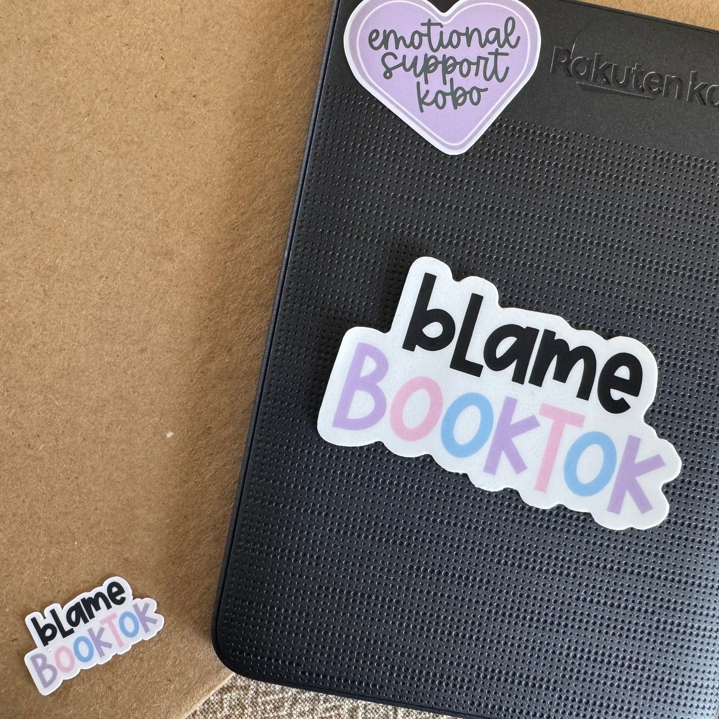 blame booktok ~ vinyl sticker - pae pukapuka