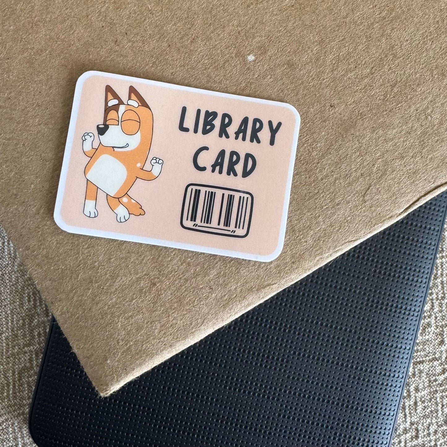 bluey's family library card ~ vinyl sticker - pae pukapuka