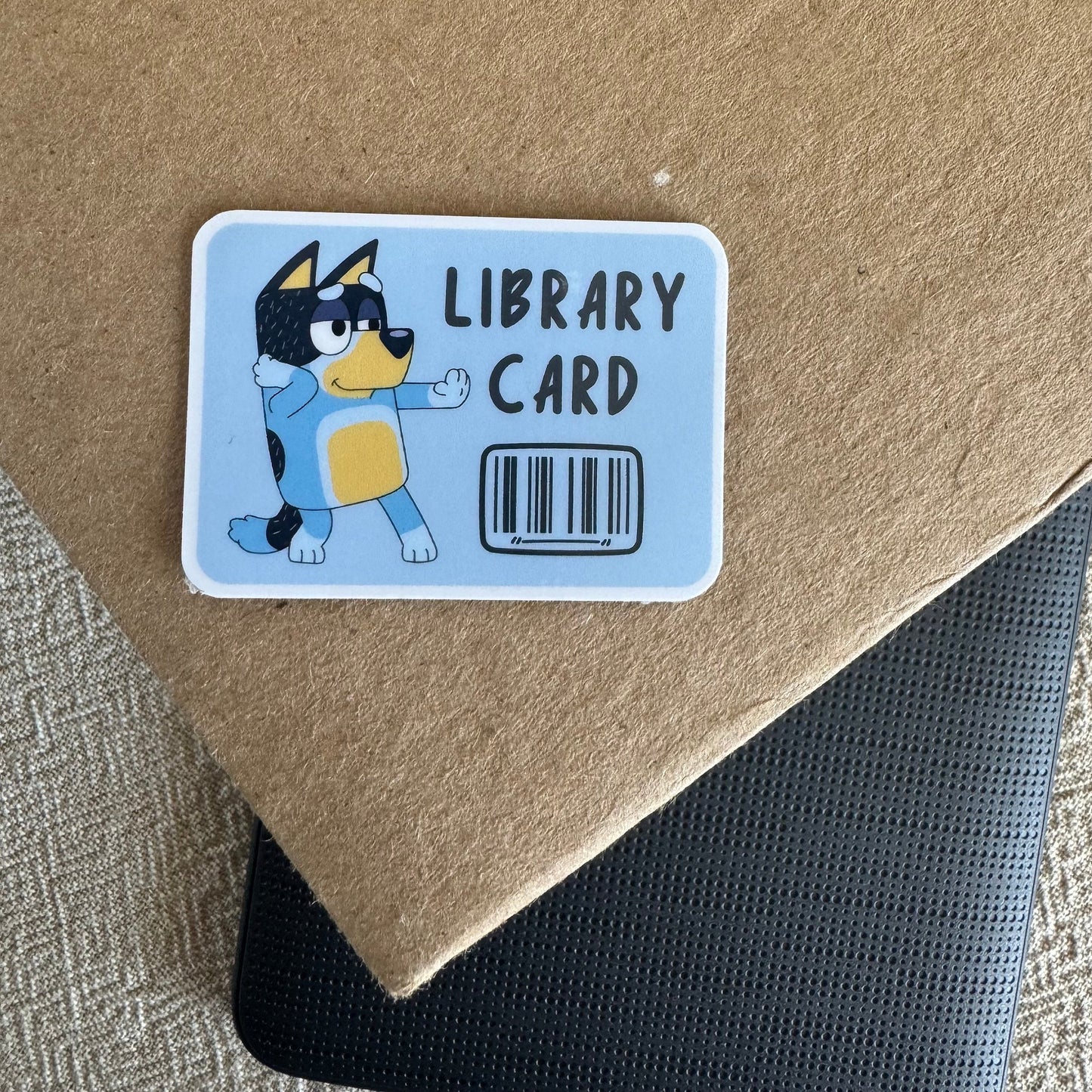 bluey's family library card ~ vinyl sticker - pae pukapuka