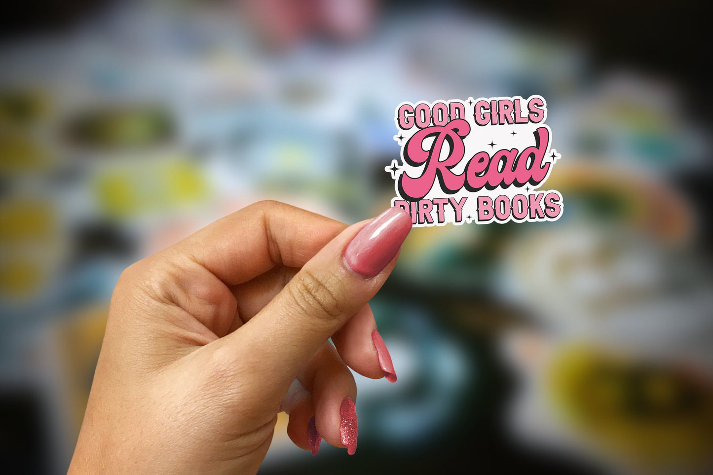 good girls read dirty books ~ vinyl sticker - pae pukapuka