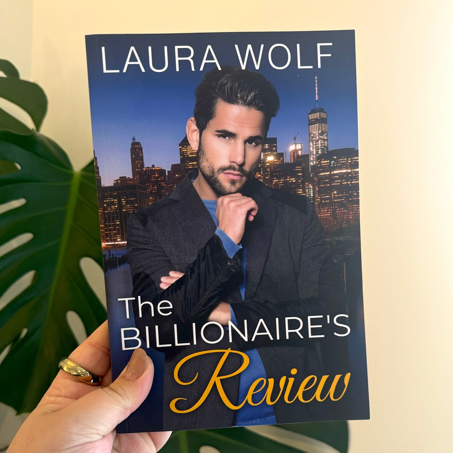 the billionaire's review - laura wolf - pae pukapuka