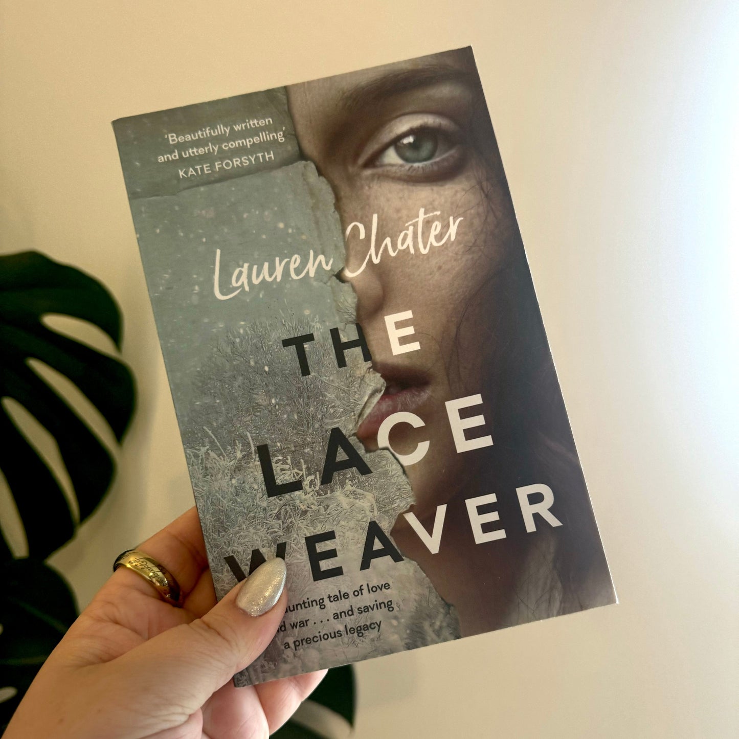 the lace weaver - lauren chater - pae pukapuka