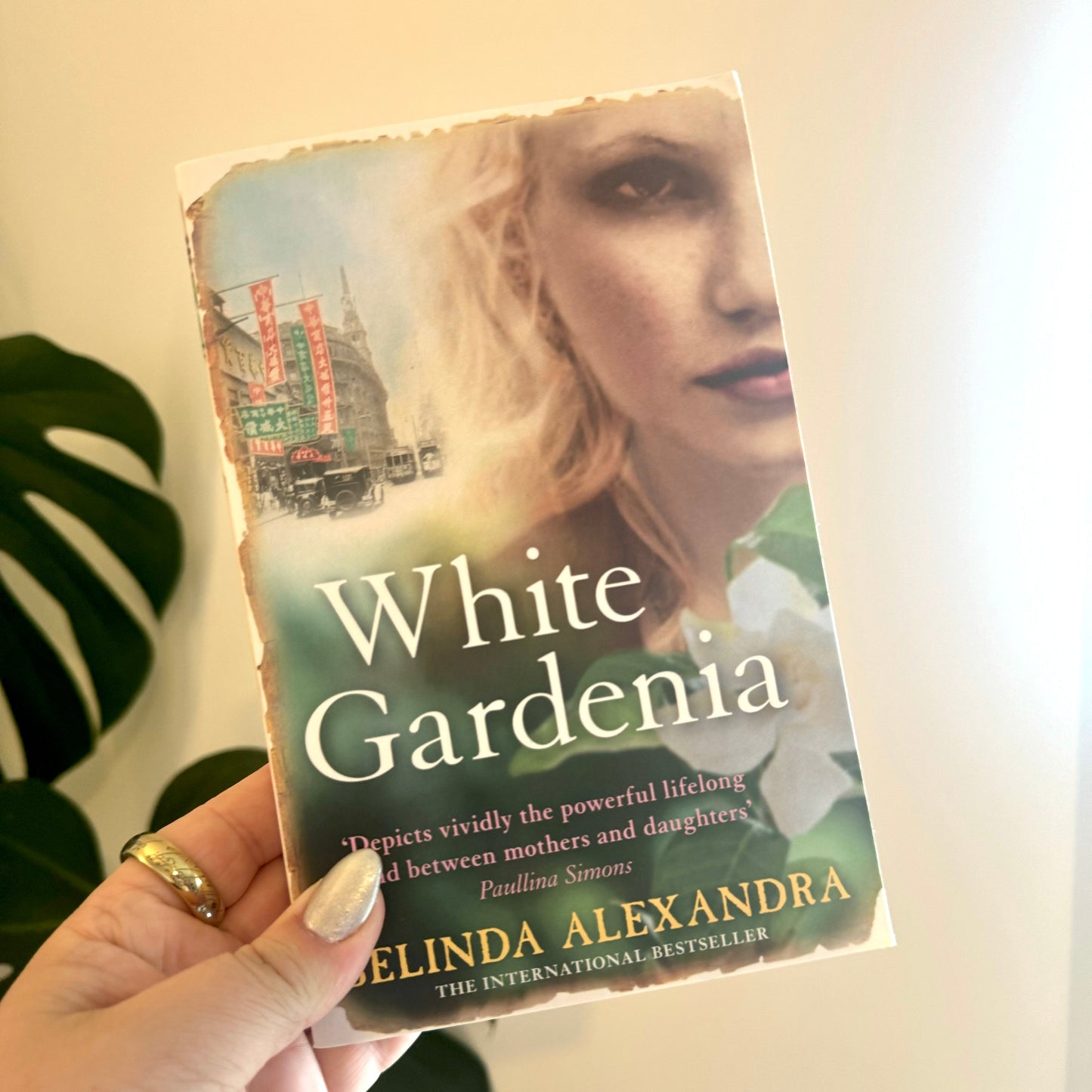 white gardenia - belinda alexandra - pae pukapuka