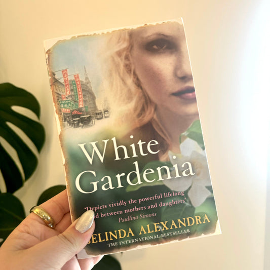 White Gardenia - Belinda Alexandra - Pae Pukapuka